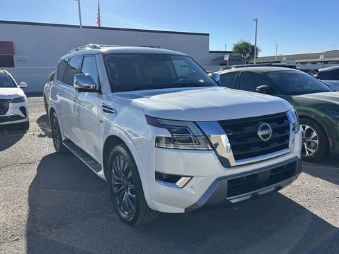 Used 2022 Nissan Armada Platinum image 5