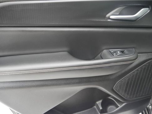 Used 2023 Jeep Grand Cherokee L Altitude image 19