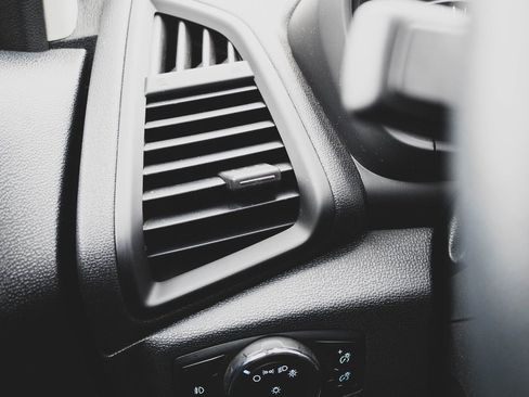 Used 2020 Ford EcoSport SE image 11