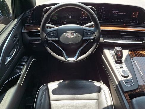 Used 2021 Cadillac Escalade ESV Premium Luxury w/ LPO, Radiant Package AWD/4WD image 11