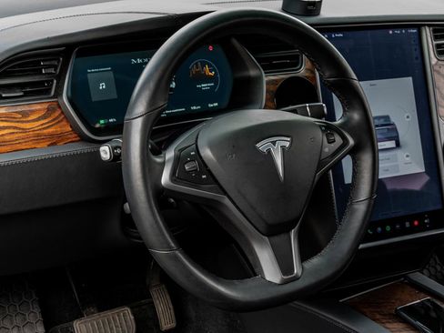 Used 2019 Tesla Model X 75D image 25