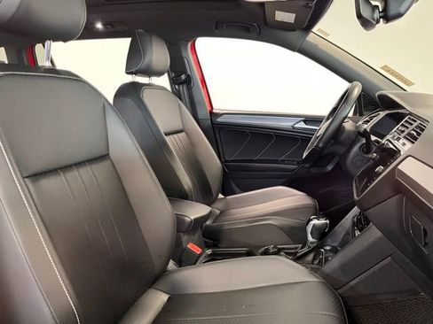 Used 2024 Volkswagen Tiguan SE R-Line image 10
