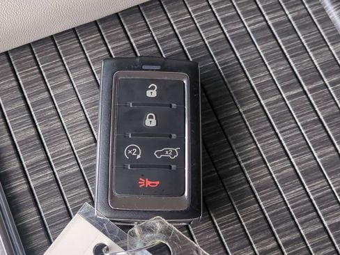 Used 2023 Jeep Wagoneer Series III w/ Preferred Equipment Group image 23