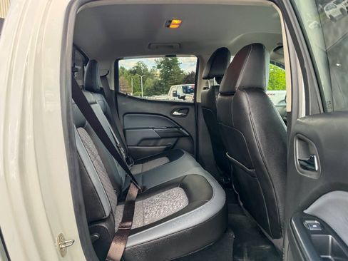 Used 2022 Chevrolet Colorado Z71 AWD/4WD image 15