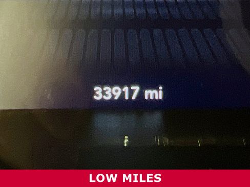 Used 2022 Dodge Challenger R/T image 16