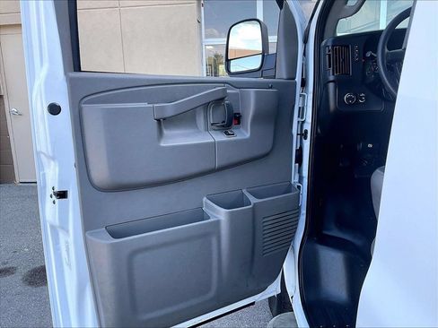 Used 2025 GMC Savana 2500 w/ Driver Convenience Package RWD image 9