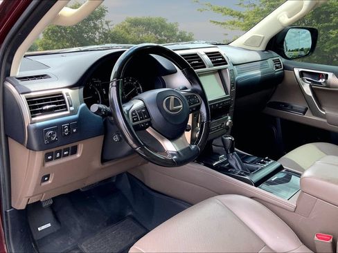 Used 2020 Lexus GX 460 Premium w/ Premium Package AWD/4WD image 16