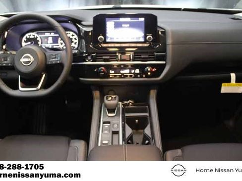 New 2025 Nissan Pathfinder SV image 11