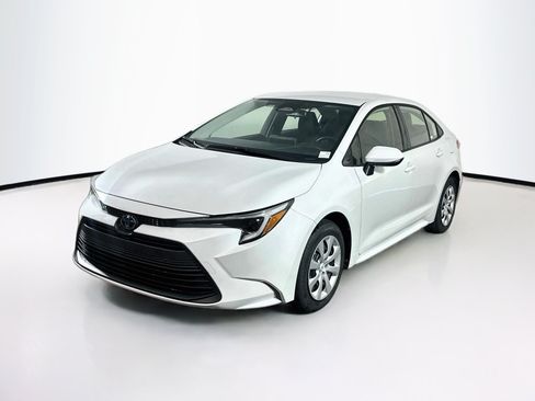 Used 2023 Toyota Corolla LE FWD image 3