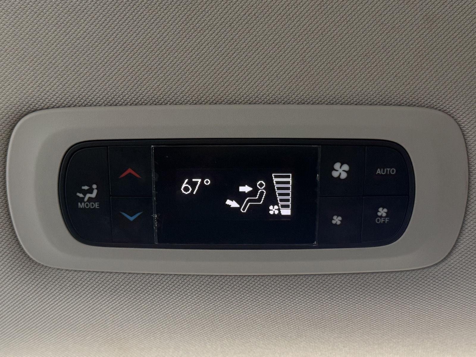 Used 2022 Chrysler Pacifica Touring-L AWD/4WD image 31
