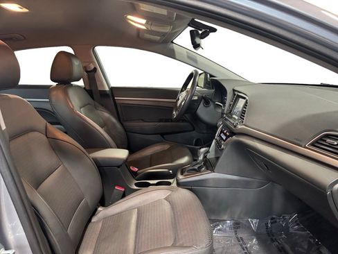 Used 2017 Hyundai Elantra Limited FWD image 12