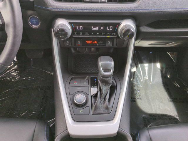 Used 2021 Toyota RAV4 XSE w/ XSE Grade Weather Package AWD/4WD image 18