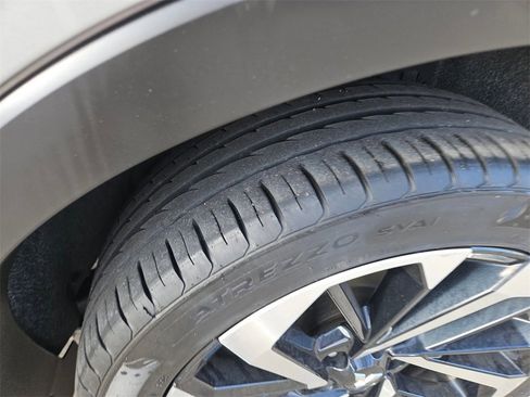 Used 2024 Mitsubishi Outlander SE image 29