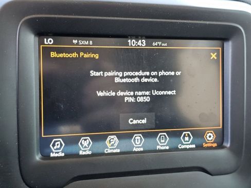 Used 2018 Jeep Renegade Altitude FWD image 10