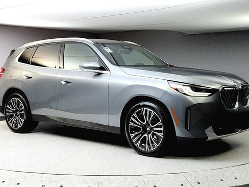 Used 2025 BMW X3 xDrive30i w/ Premium Package image 1