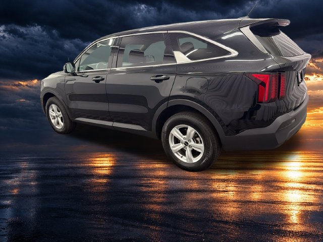 Certified 2023 Kia Sorento LX AWD/4WD image 4