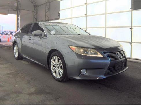 Used 2013 Lexus ES 350 3.5L V6 4DR SEDAN w/ Luxury Pkg image 4