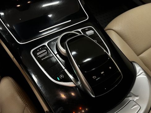 Used 2018 Mercedes-Benz C 300 4MATIC Sedan image 34