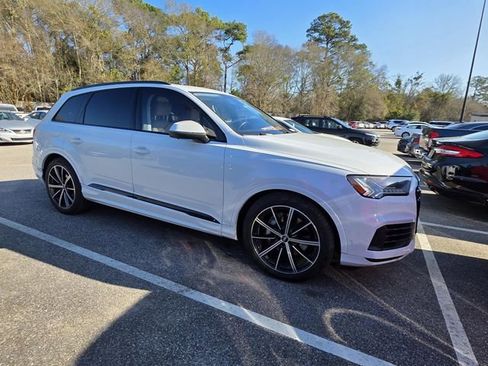 Used 2020 Audi Q7 3.0T Prestige w/ Prestige Package image 1