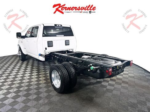 New 2026 RAM 4500 4x4 Crew Cab DRW image 5