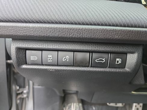 Used 2025 Toyota Camry SE image 15