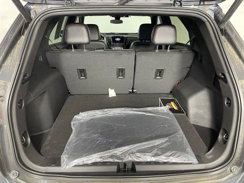 Used 2023 Chevrolet Equinox RS w/ RS Leather Package AWD/4WD image 13