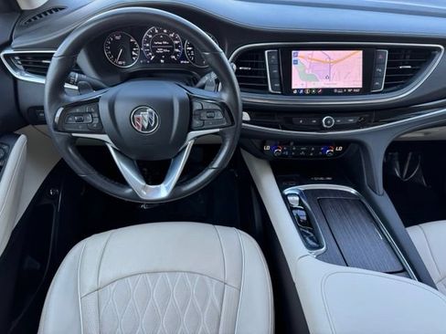 Used 2022 Buick Enclave Avenir w/ Avenir Technology Package AWD/4WD image 17