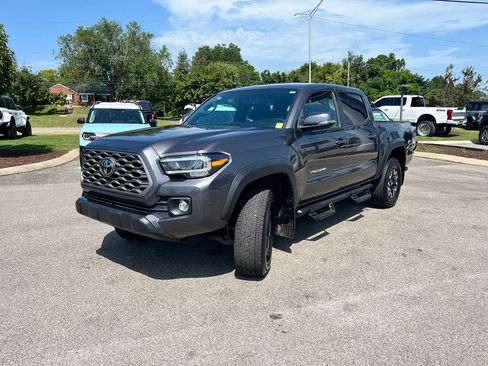Used 2023 Toyota Tacoma TRD Off-Road AWD/4WD image 3