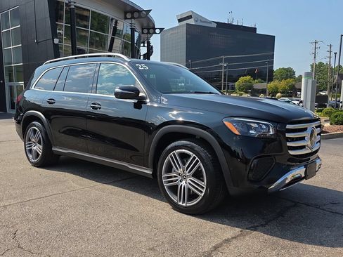 Certified 2025 Mercedes-Benz GLS 450 4MATIC image 7