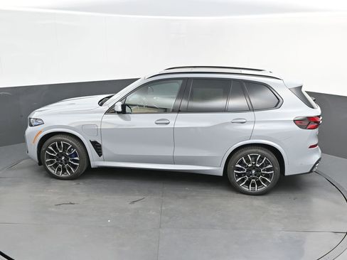 New 2026 BMW X5 xDrive50e image 41