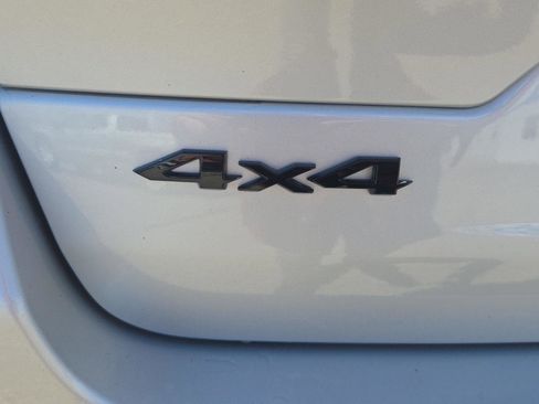 Used 2025 Jeep Grand Cherokee Altitude image 5