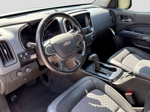 Used 2020 Chevrolet Colorado Z71 AWD/4WD image 2