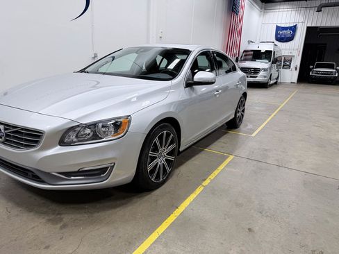 Used 2018 Volvo S60 T5 Inscription FWD image 19