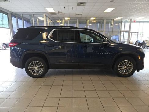 Used 2022 Chevrolet Traverse LT AWD/4WD image 9