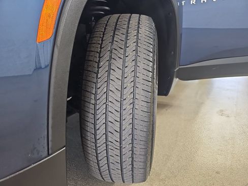 Certified 2023 Chevrolet Traverse LT AWD/4WD image 40