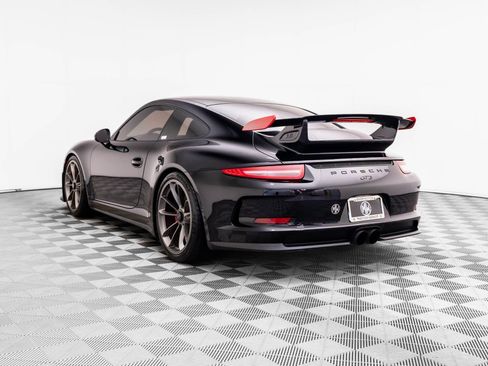 Used 2014 Porsche 911 GT3 w/ Carbon Interior Package RWD image 3