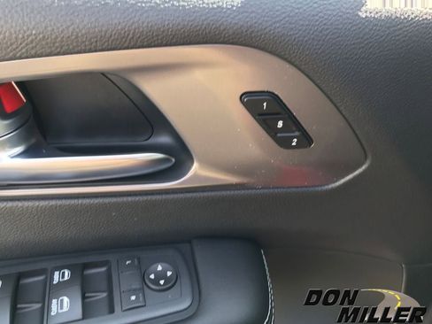 New 2026 Chrysler Pacifica Select image 13