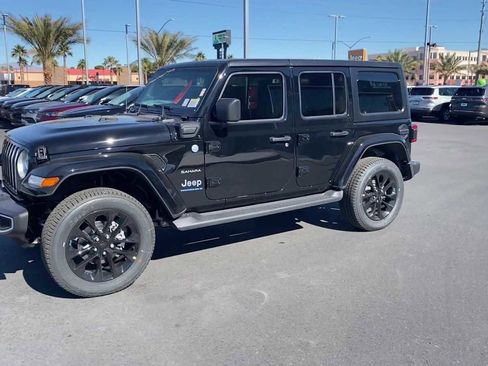 Used 2023 Jeep Wrangler Sahara w/ Cold Weather Group image 4