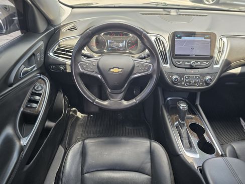 Used 2017 Chevrolet Malibu Premier FWD image 10