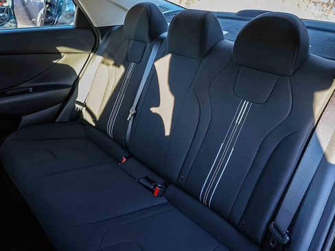 Used 2023 Hyundai Elantra SEL w/ Convenience Package image 20