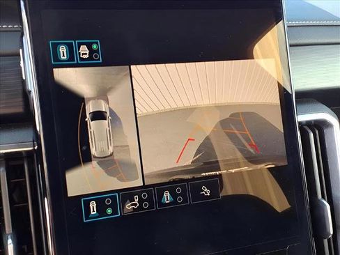 Used 2025 GMC Acadia Elevation image 12