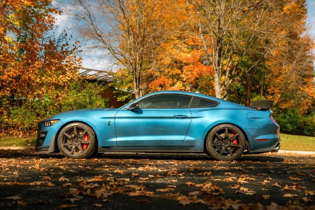 Used 2020 Ford Mustang Shelby GT500 w/ Carbon Fiber Track Pack RWD image 40