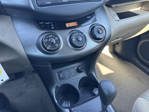 Used 2012 Toyota RAV4 4WD V6 w/ Tow Prep Pkg image 27