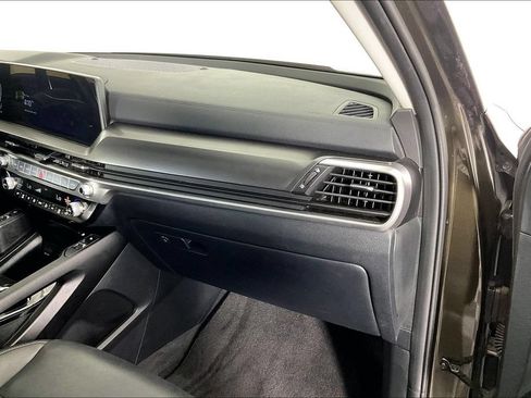 Used 2025 Kia Telluride S AWD/4WD image 19