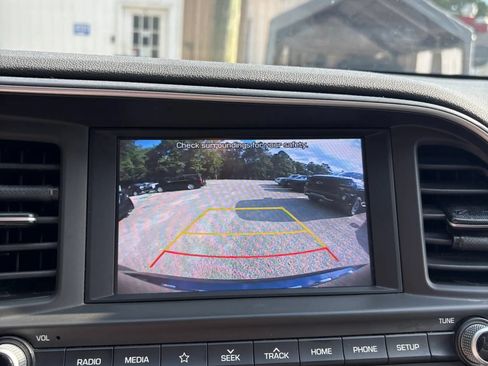 Used 2020 Hyundai Elantra SEL FWD image 18