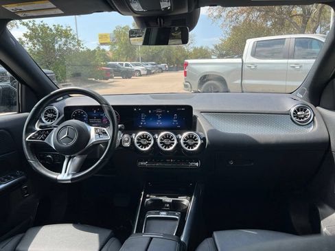 Used 2025 Mercedes-Benz GLA 250 image 13