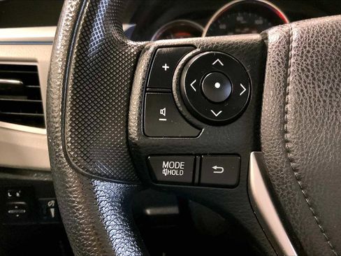 Used 2014 Toyota Corolla LE image 21