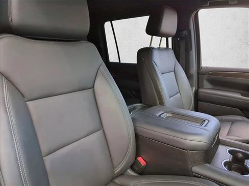 Used 2021 Chevrolet Suburban Z71 image 27