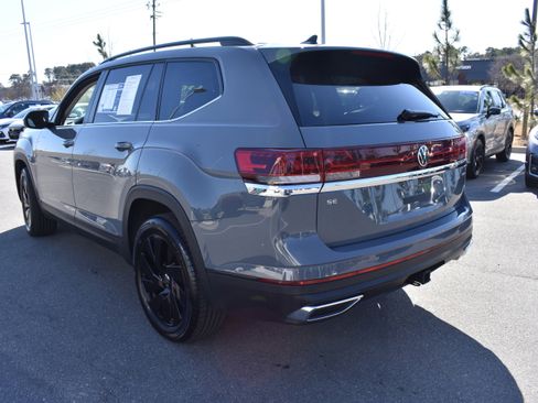 Used 2025 Volkswagen Atlas SE image 7