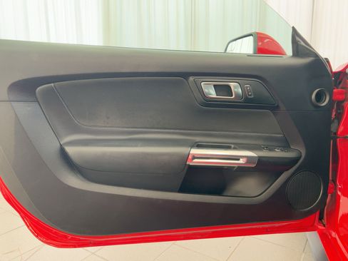 Used 2019 Ford Mustang Coupe image 19